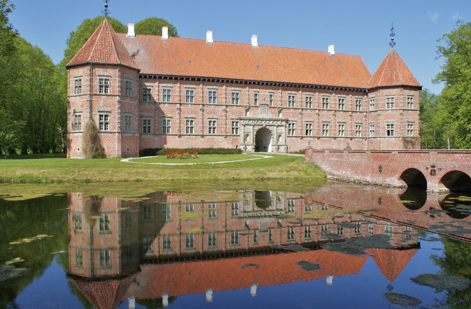 Schloss Voergaard.JPG